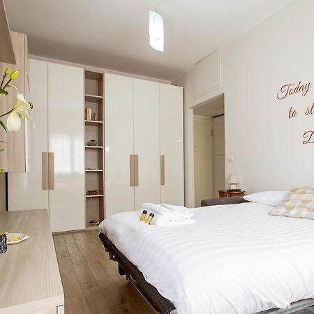 Lorenteggio Studio Apt Milan Extérieur photo