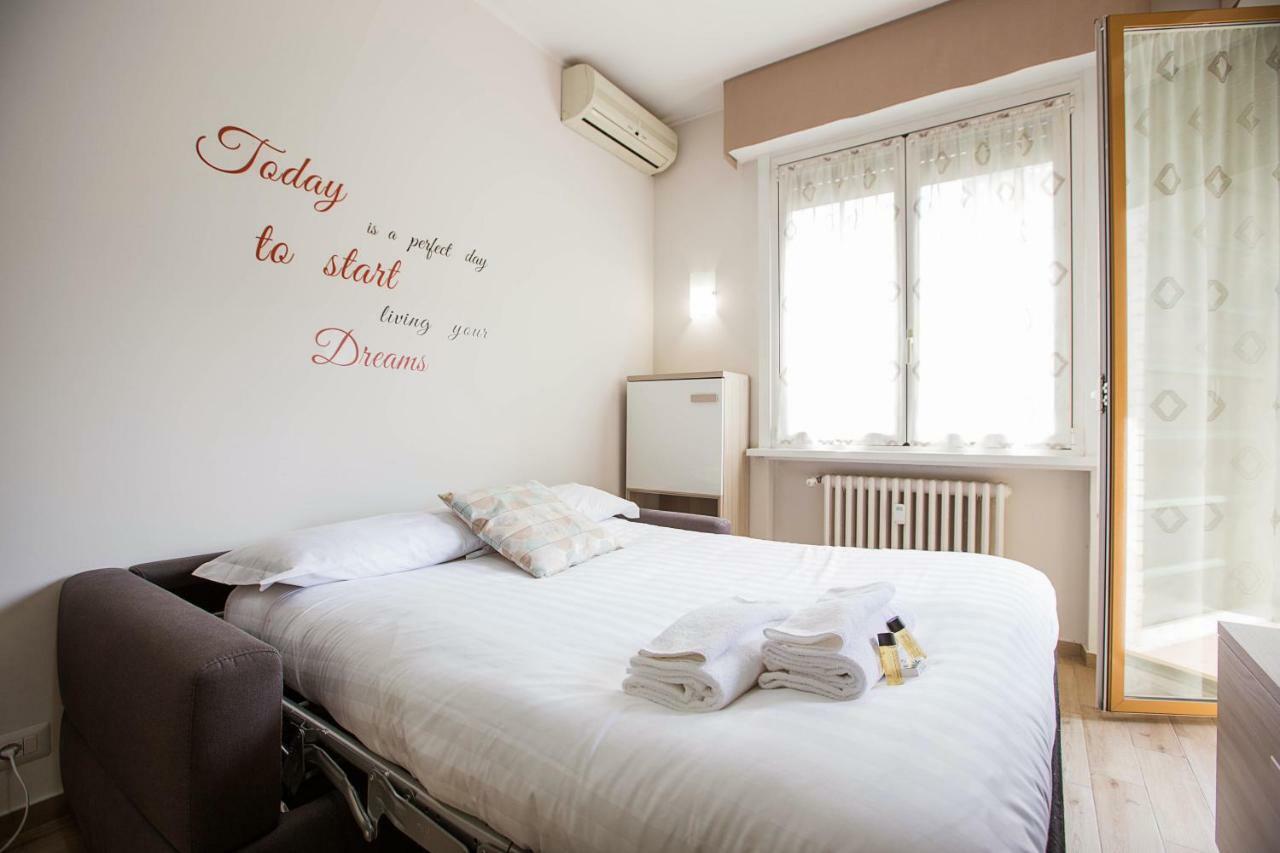 Lorenteggio Studio Apt Milan Extérieur photo