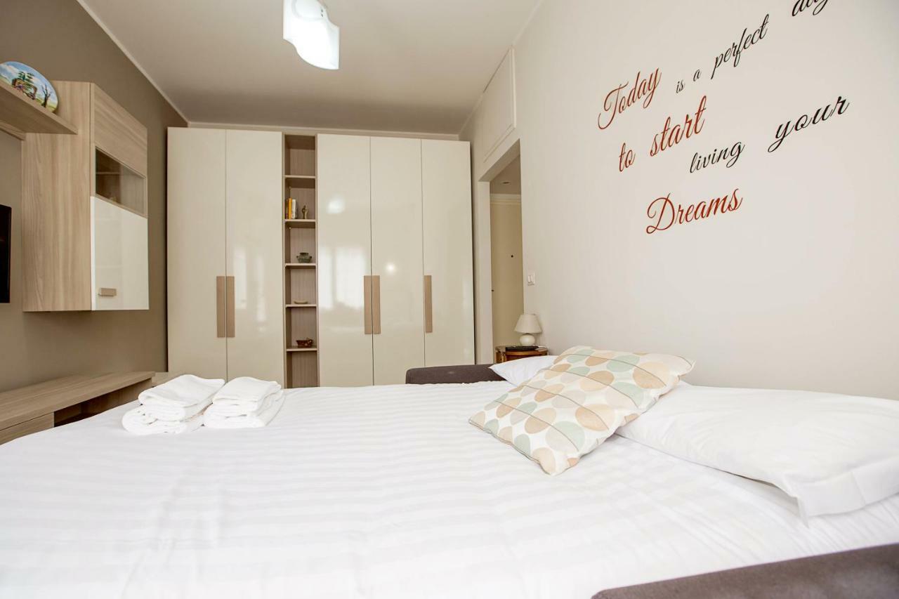 Lorenteggio Studio Apt Milan Extérieur photo